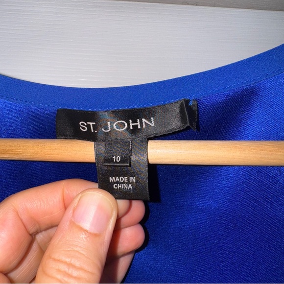 St. John Royal Blue Satin Tank Top 10 Shirt Blouse - Picture 4 of 9